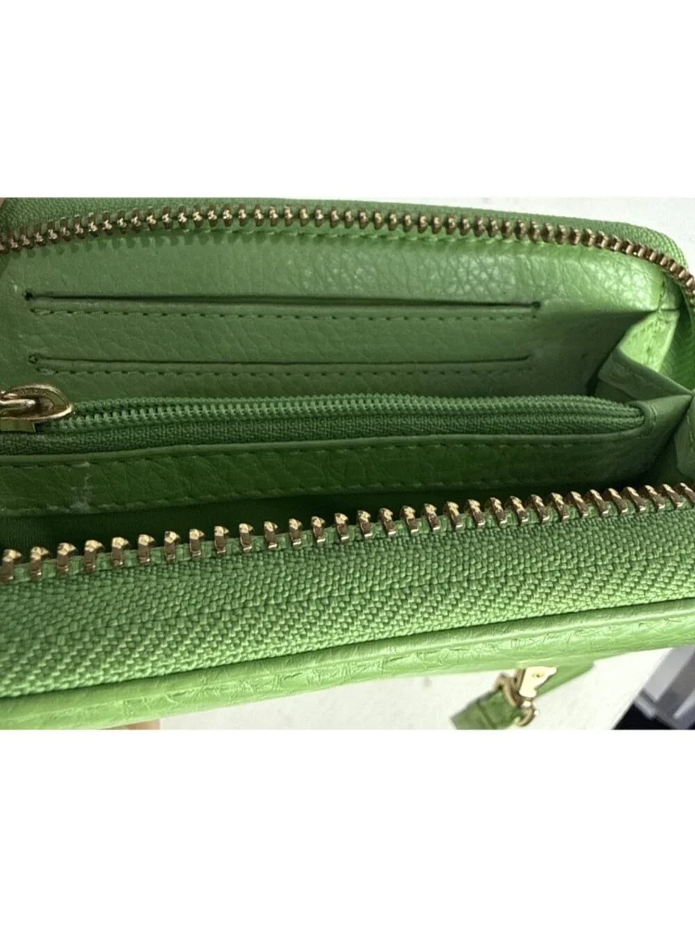 Tory Burch Green Zip-Around Wristlet Womens Wallet with Logo & Credit Card